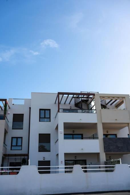 Sunny Luxury Apartment With Two Great Sunny - Level Terraces, Two Swimming Pools, In A New Complex Pueblo Majorero, Close To Fuerteventura Golf Club, Next To The Beach , Atlantico Shopping Mall And Casino In Caleta De Fuste Eksteriør billede