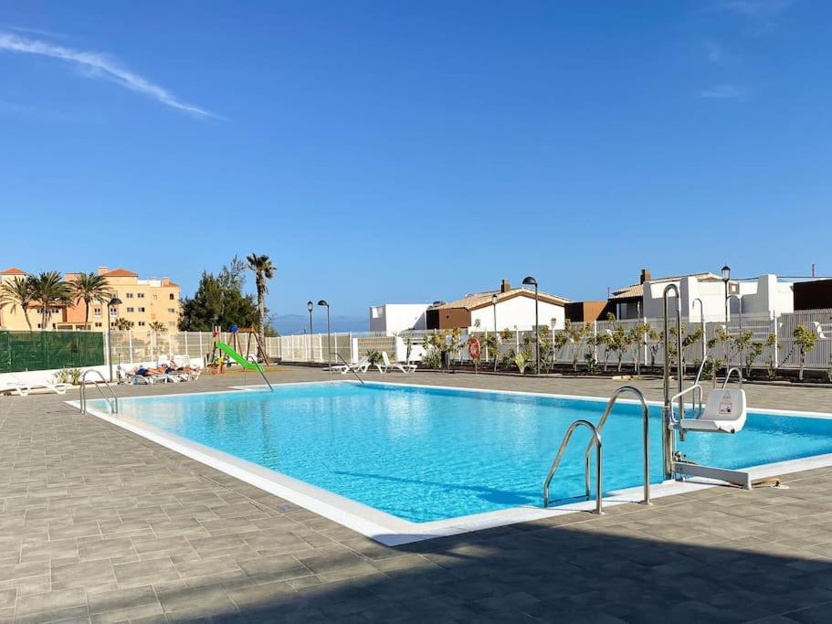 Sunny Luxury Apartment With Two Great Sunny - Level Terraces, Two Swimming Pools, In A New Complex Pueblo Majorero, Close To Fuerteventura Golf Club, Next To The Beach , Atlantico Shopping Mall And Casino In Caleta De Fuste Eksteriør billede
