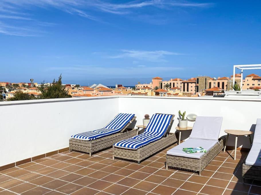 Sunny Luxury Apartment With Two Great Sunny - Level Terraces, Two Swimming Pools, In A New Complex Pueblo Majorero, Close To Fuerteventura Golf Club, Next To The Beach , Atlantico Shopping Mall And Casino In Caleta De Fuste Eksteriør billede