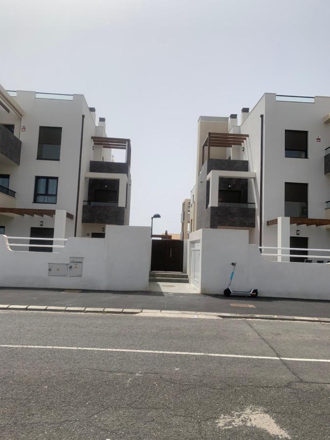 Sunny Luxury Apartment With Two Great Sunny - Level Terraces, Two Swimming Pools, In A New Complex Pueblo Majorero, Close To Fuerteventura Golf Club, Next To The Beach , Atlantico Shopping Mall And Casino In Caleta De Fuste Eksteriør billede