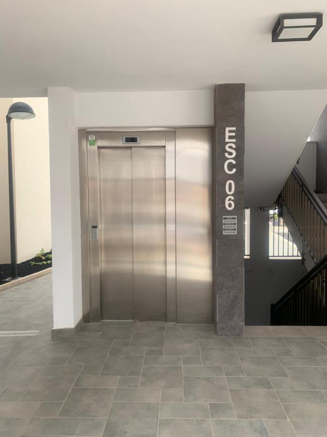 Sunny Luxury Apartment With Two Great Sunny - Level Terraces, Two Swimming Pools, In A New Complex Pueblo Majorero, Close To Fuerteventura Golf Club, Next To The Beach , Atlantico Shopping Mall And Casino In Caleta De Fuste Eksteriør billede